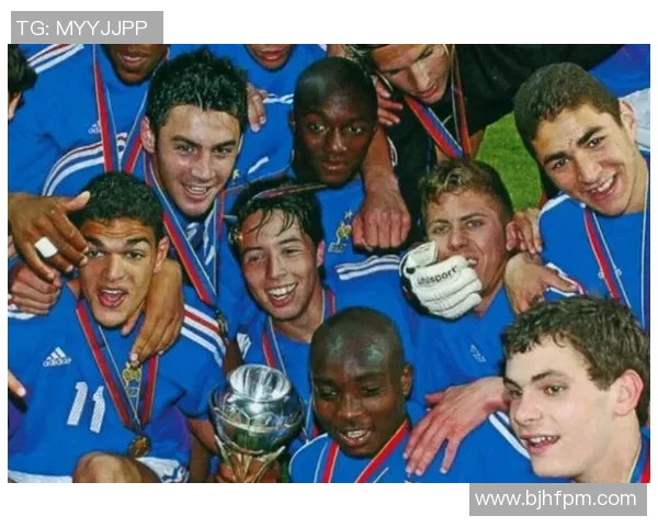 当足球明星在街头翩翩起舞引发路人围观热议的奇妙瞬间